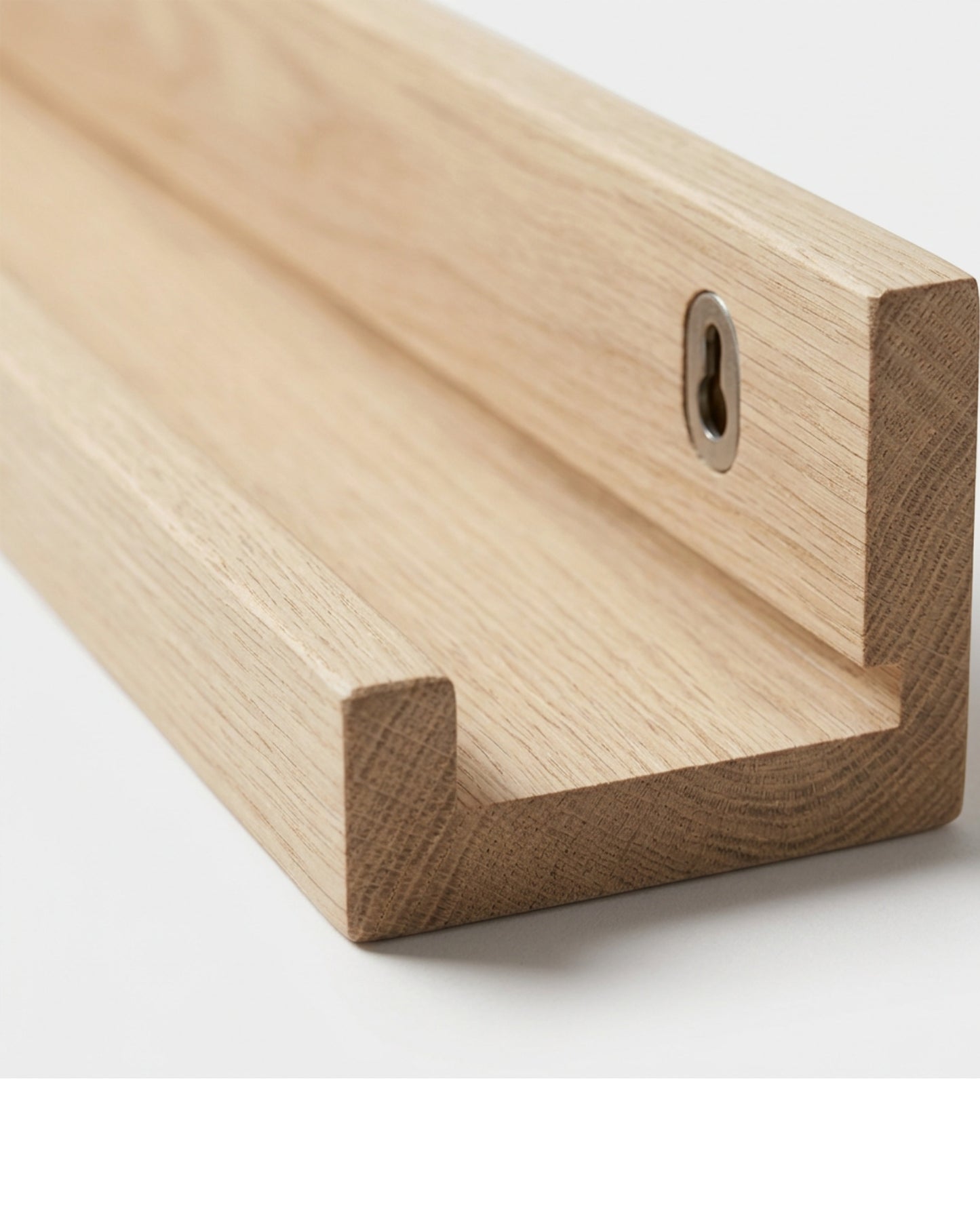 Quiey White Oak Picture Ledge 90 × 10 cm Raised Front Lip - Detail view