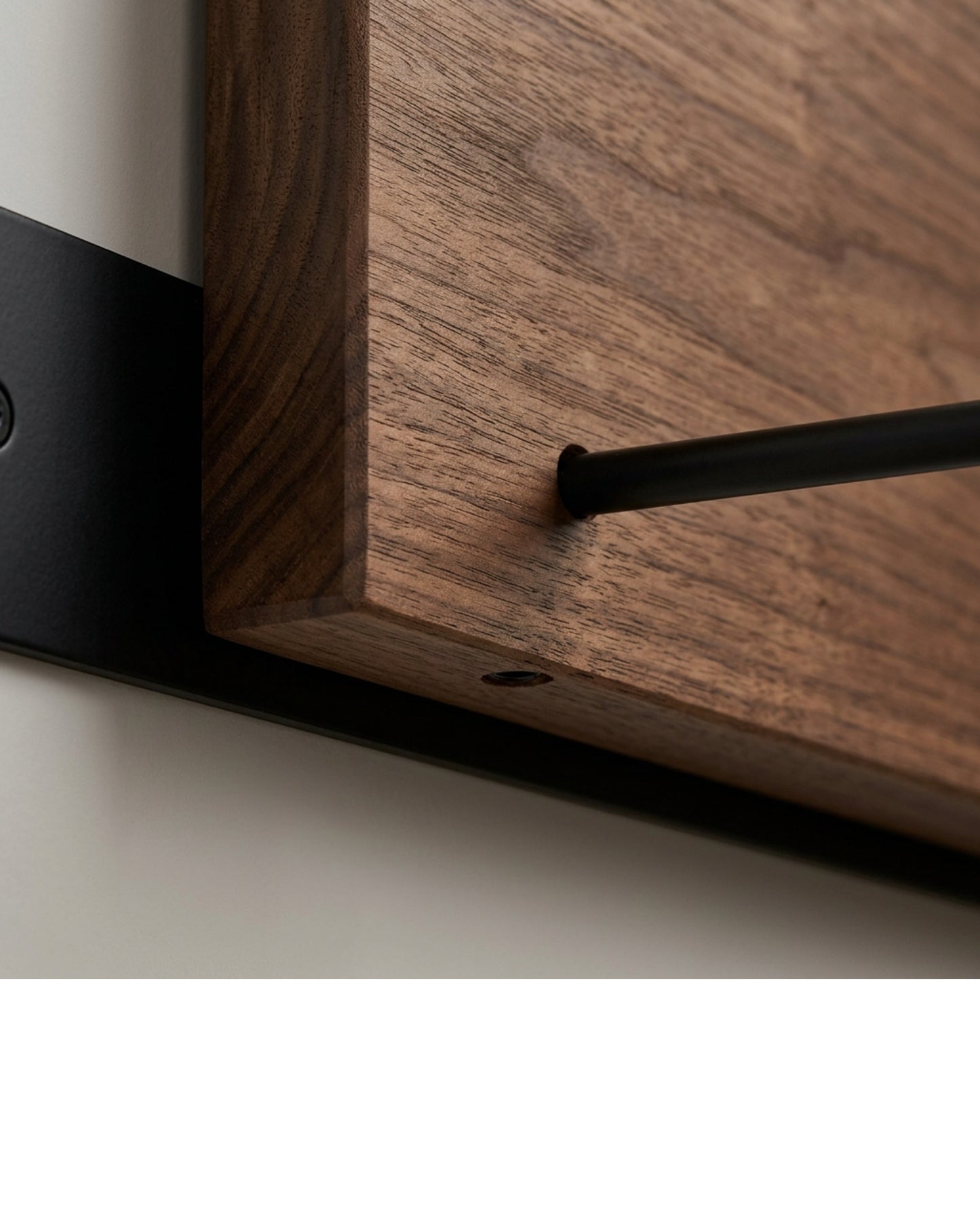 Quiey Solid Walnut Floating Shelf 60 × 20 cm Hidden Rod Bracket - Detail view